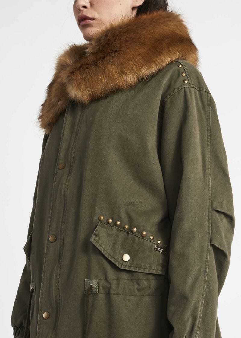 Parka con cappuccio e borchie
