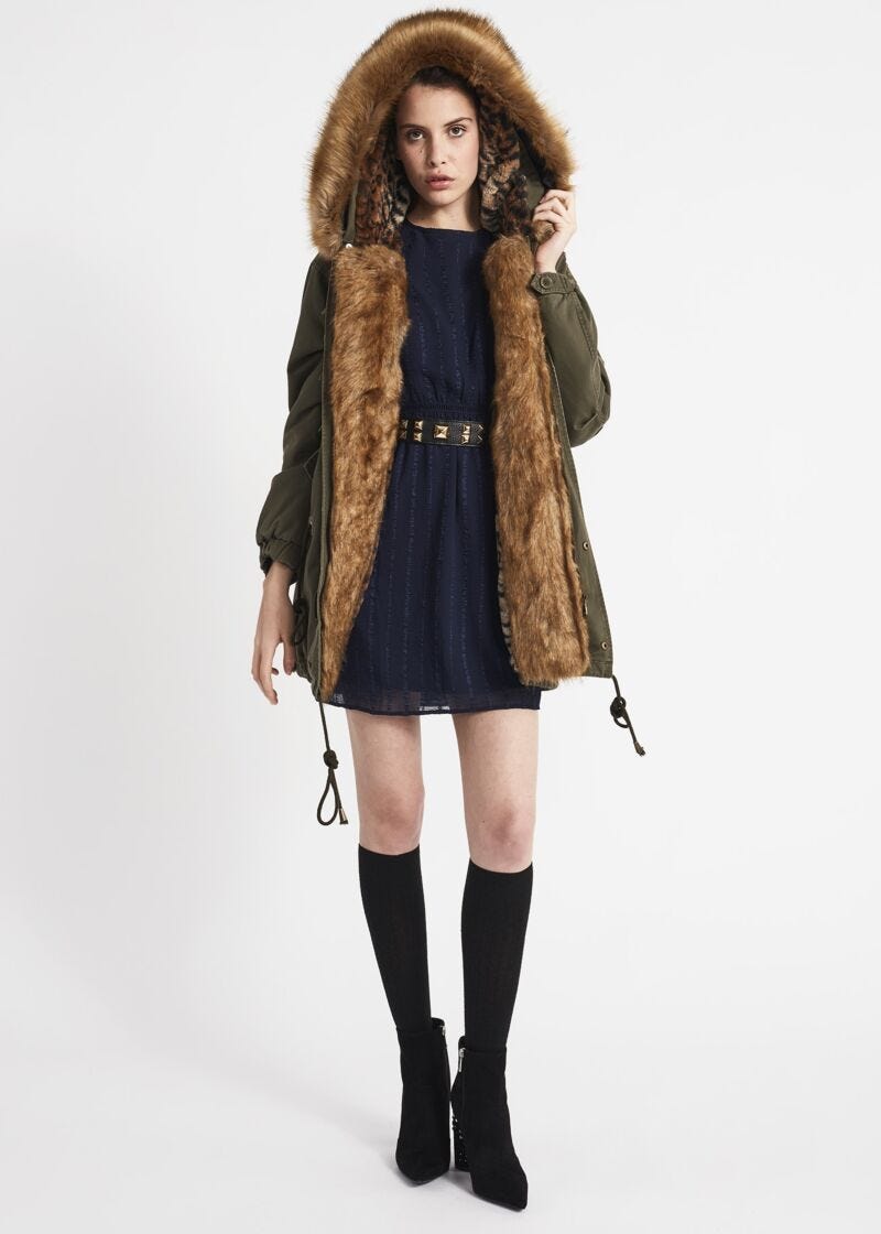 Parka con cappuccio e borchie