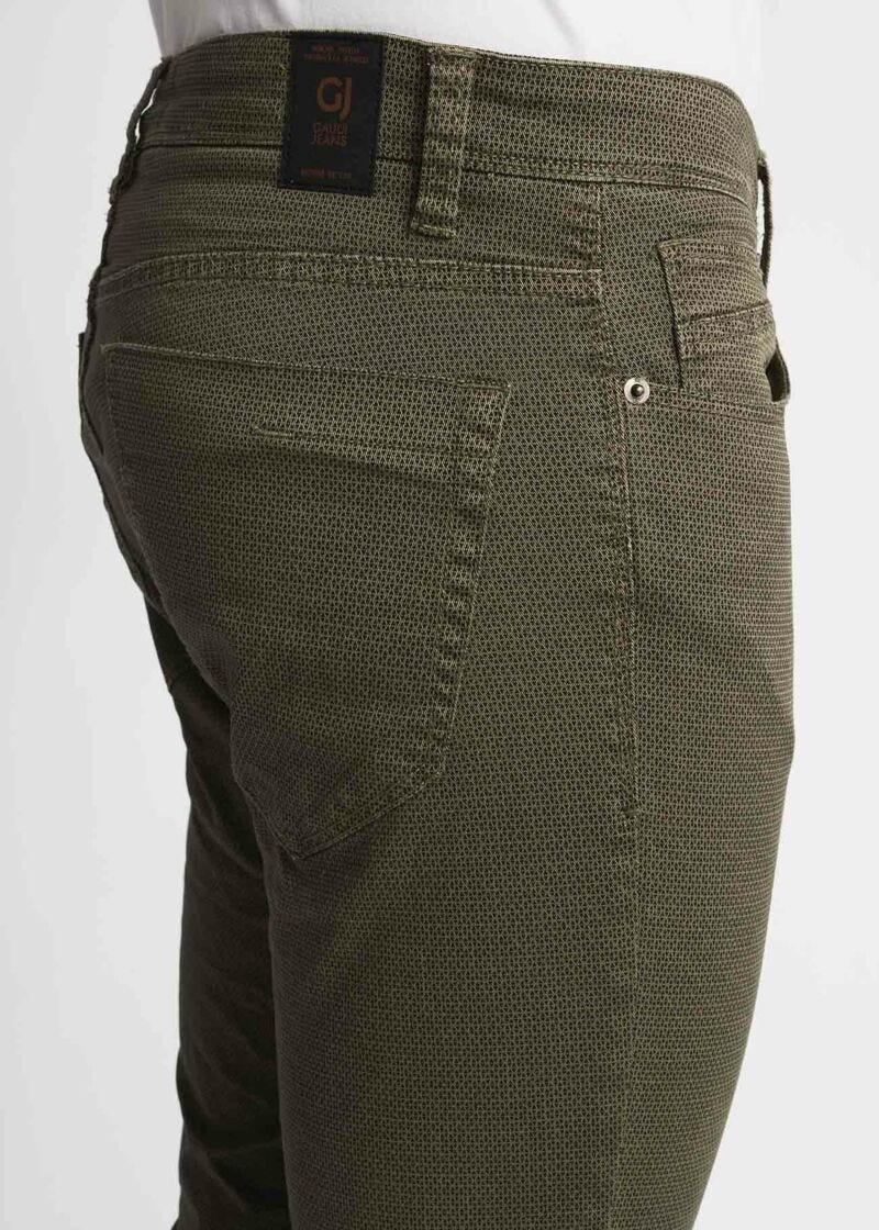 Jeans in woven gabardine