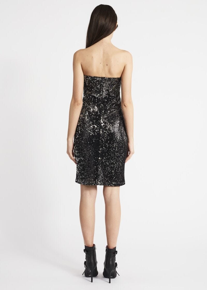 Abito con paillettes all over