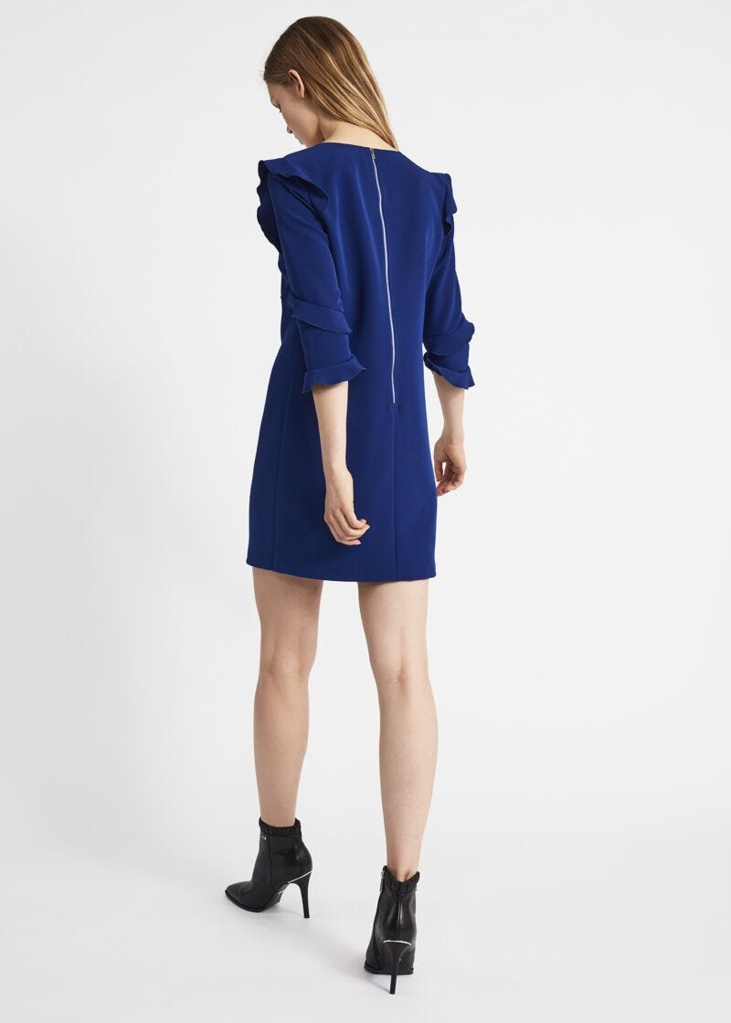 V neck dress with ruffles