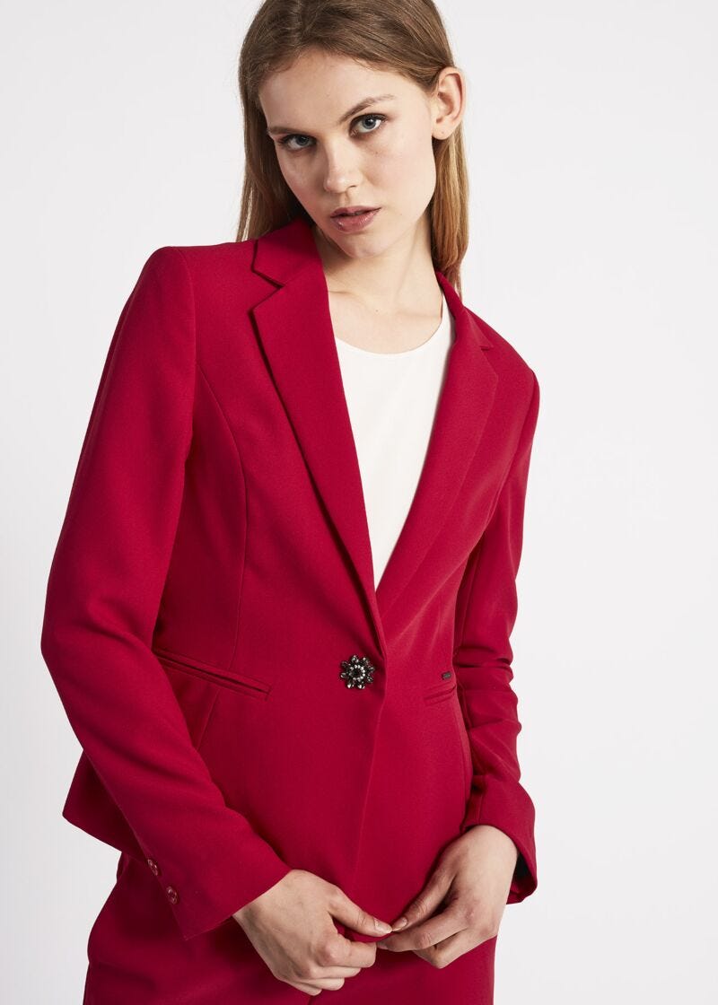 Single-breasted jacket with jewelled button