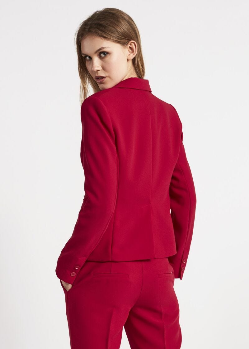 Single-breasted jacket with jewelled button