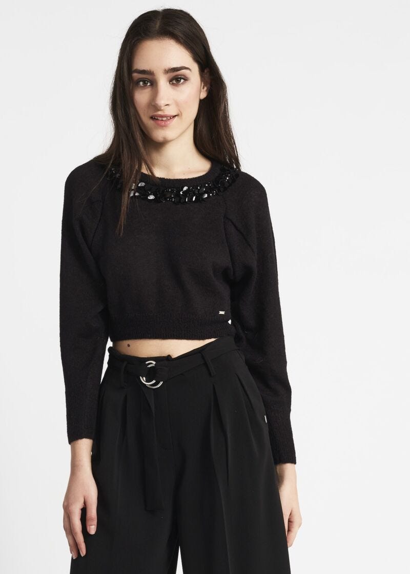 Cropped jumper with sequins