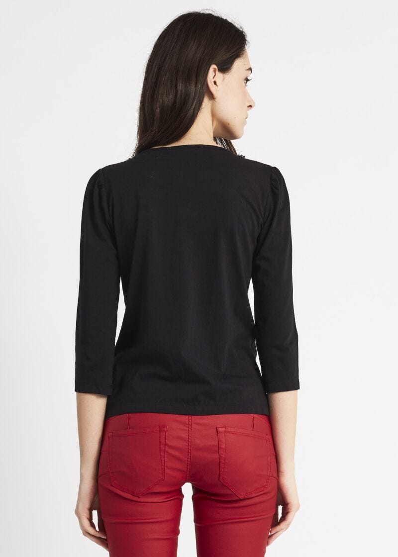 T-shirt with three-quarter length sleeves