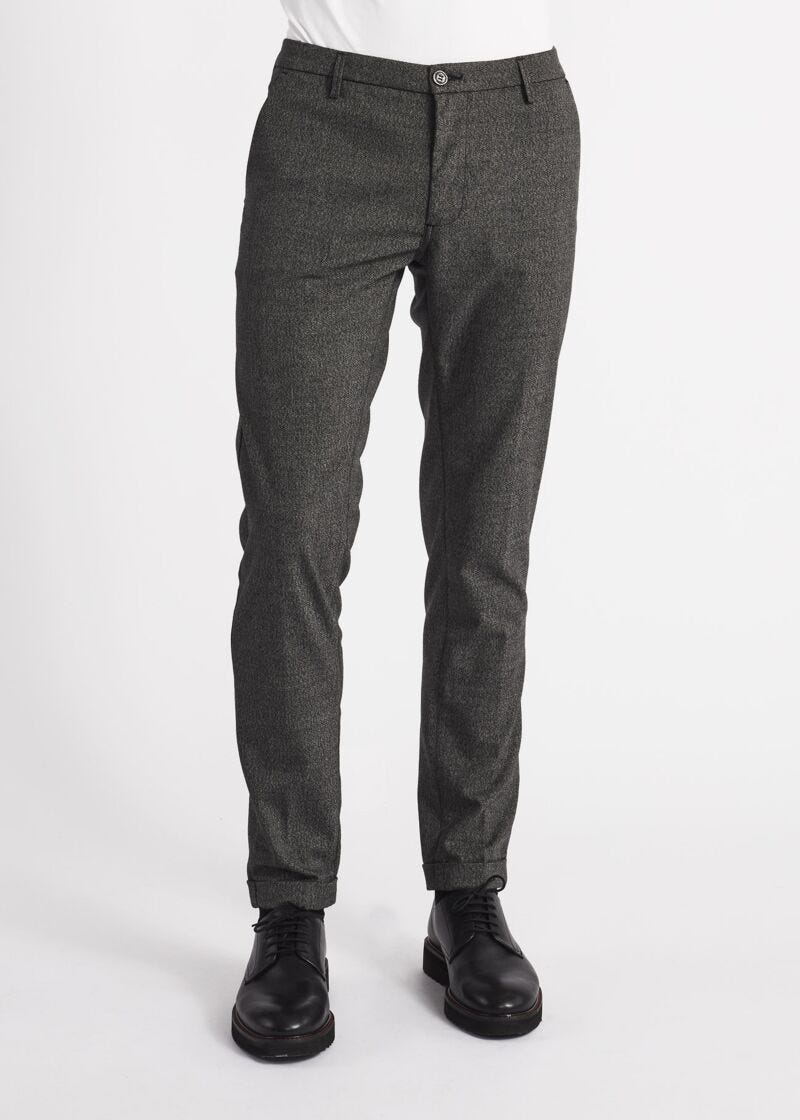 Pantaloni chino con risvolto