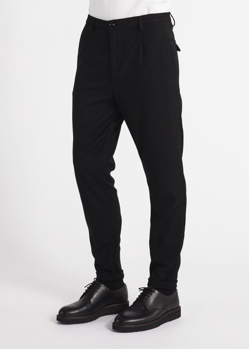 Chinos with pleats