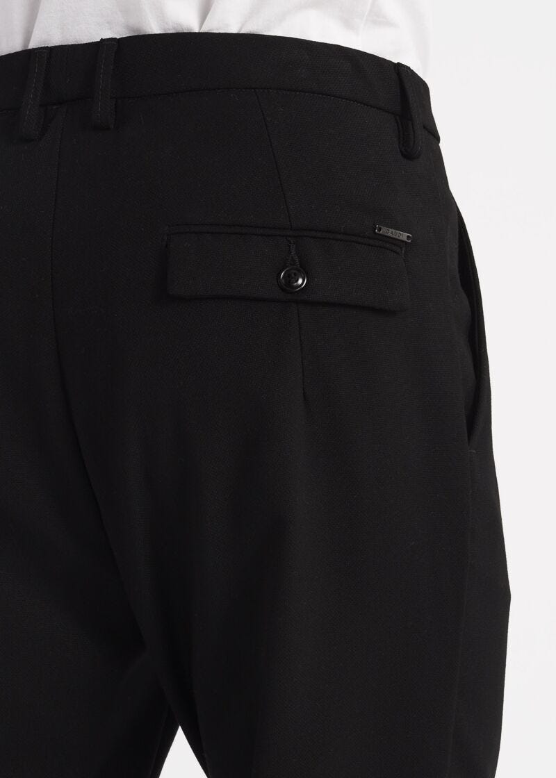 Chinos with pleats