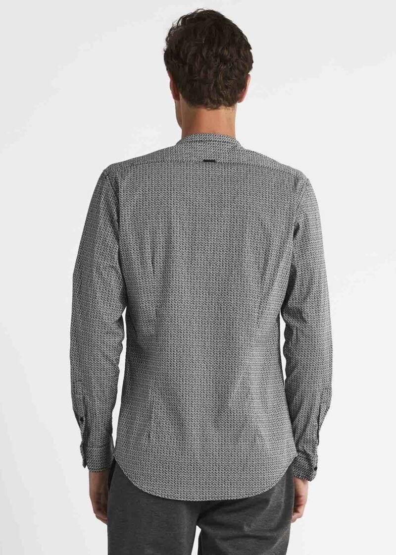 Mandarin shirt with geometric motif