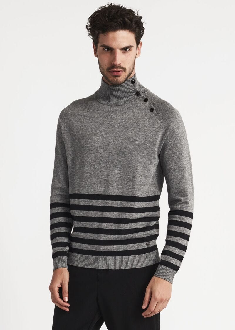 Turtleneck jumper with buttons