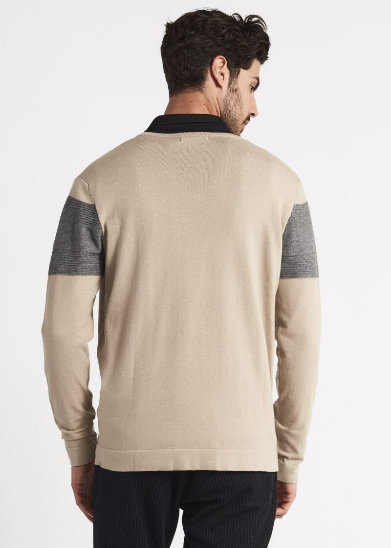 Jumper with V neck and inlay