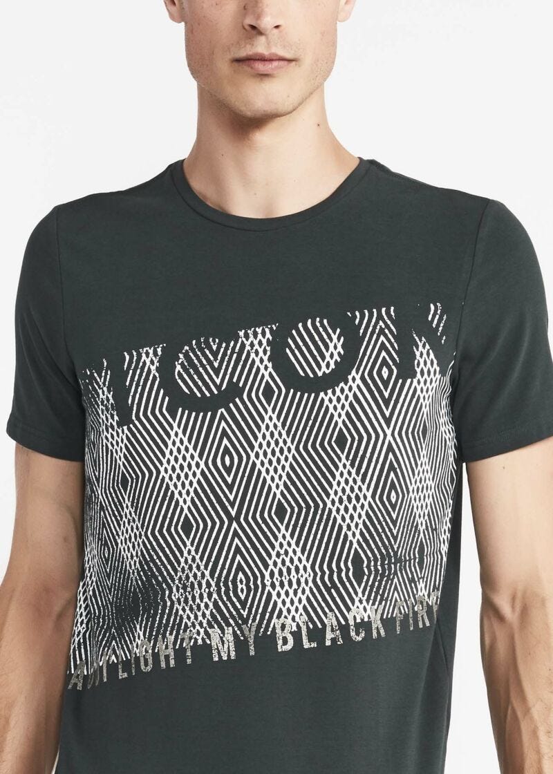 T-shirt with geometric print