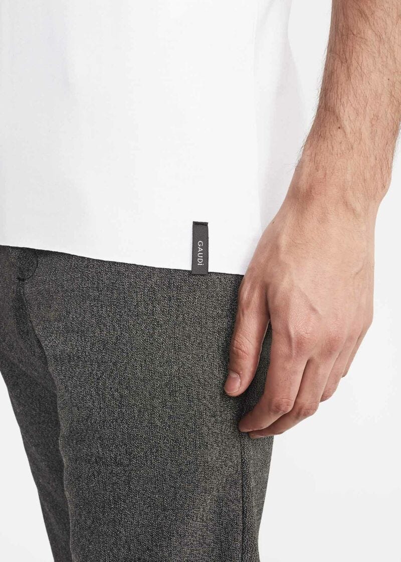T-shirt with raw cut edges
