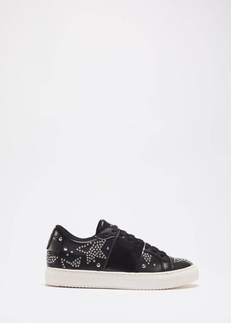 Trainers with star studs