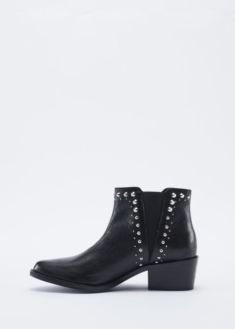 Cowboy boot with spherical studs