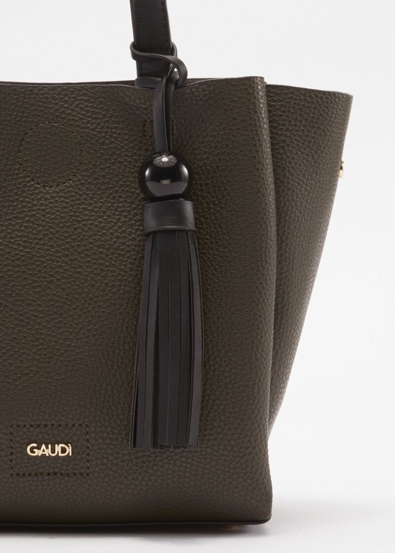 Bag with contrasting colour handles