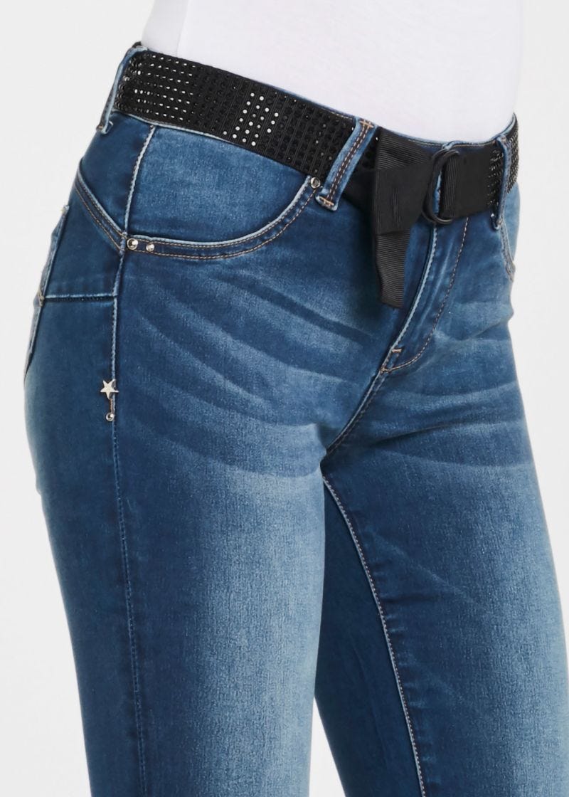 Belted jeans