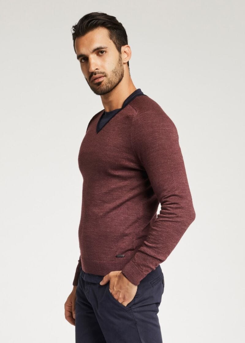Pull avec bords contrastants