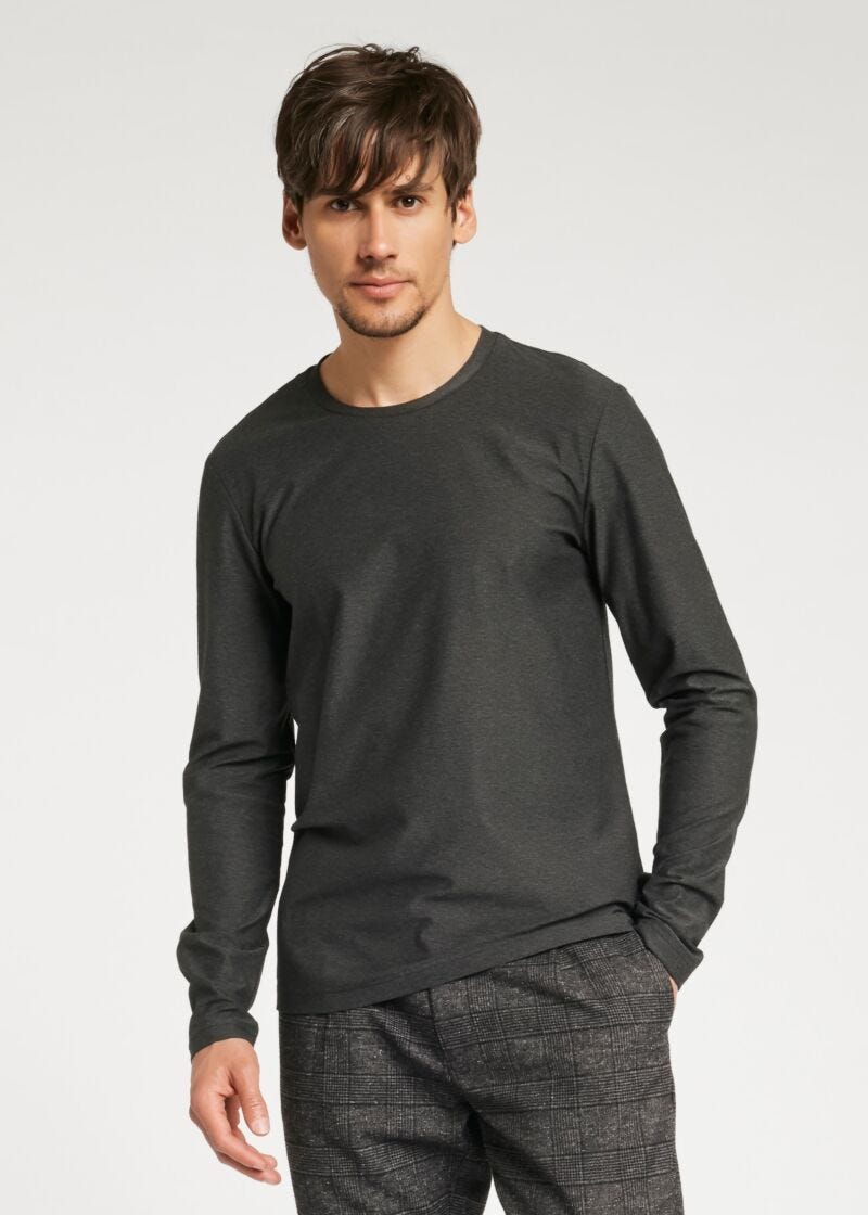 Long-sleeved T-shirt