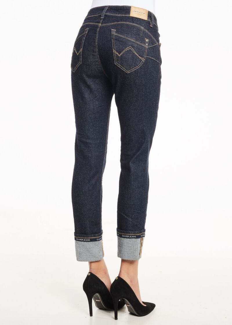 Jeans with turn-up hem