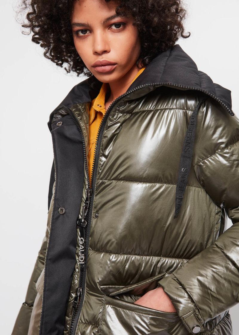 Down jacket with striped quilting