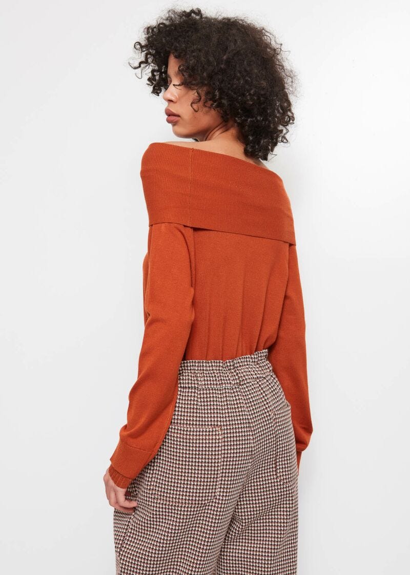 Off-the-shoulder jumper