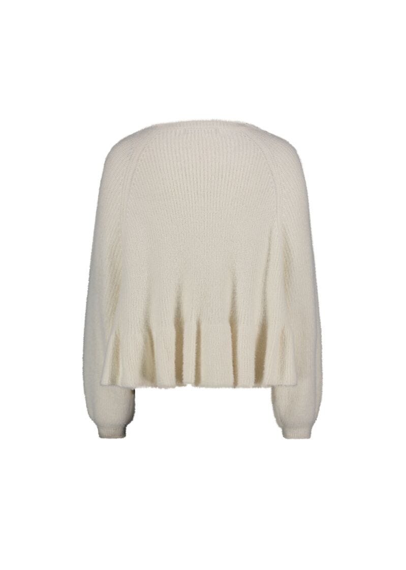 Short knitted yarn jumper