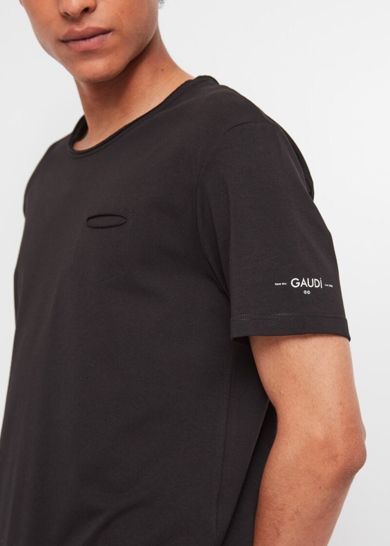 T-shirt with breast pocket