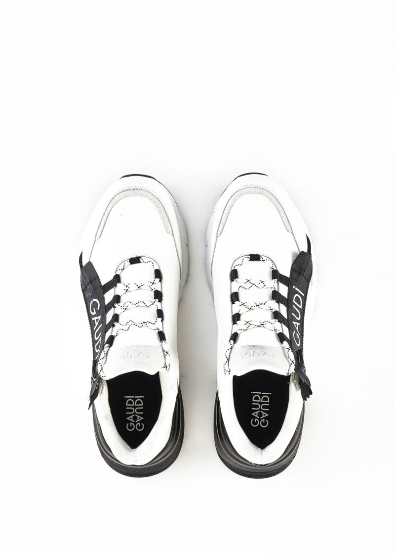 Sneaker con maxi lettering