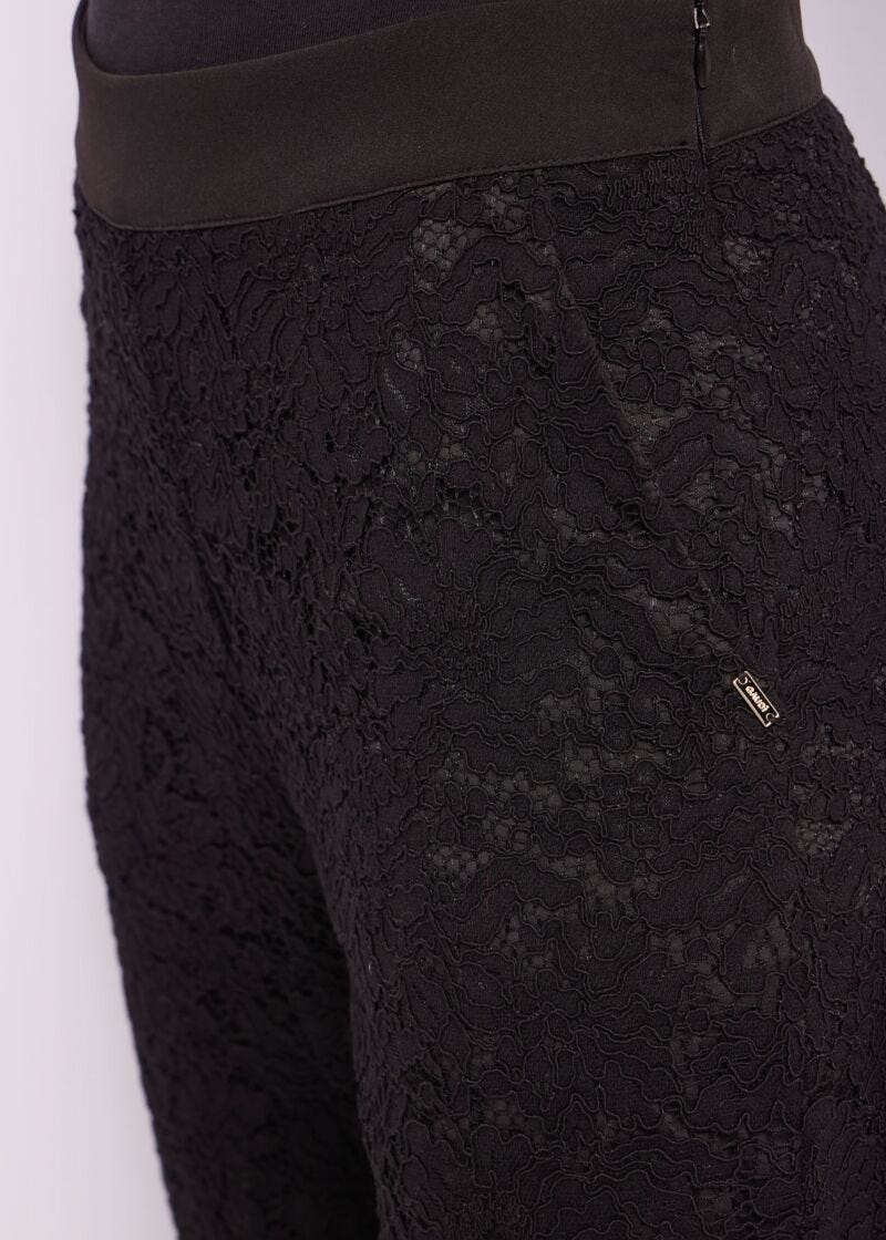 Pantaloni con pizzo