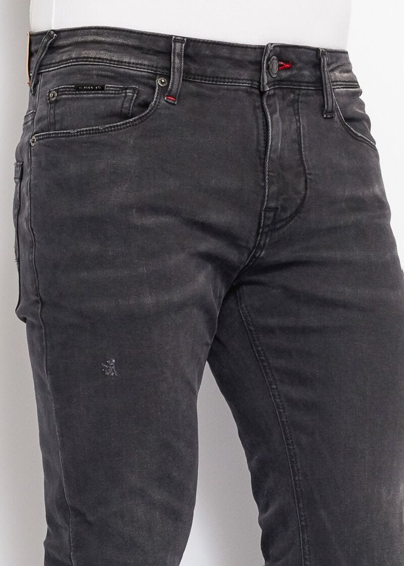 Black skinny jeans