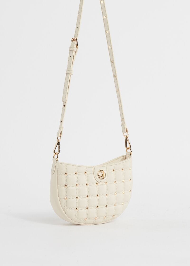 Sac à bandoulière matelassé avec clous