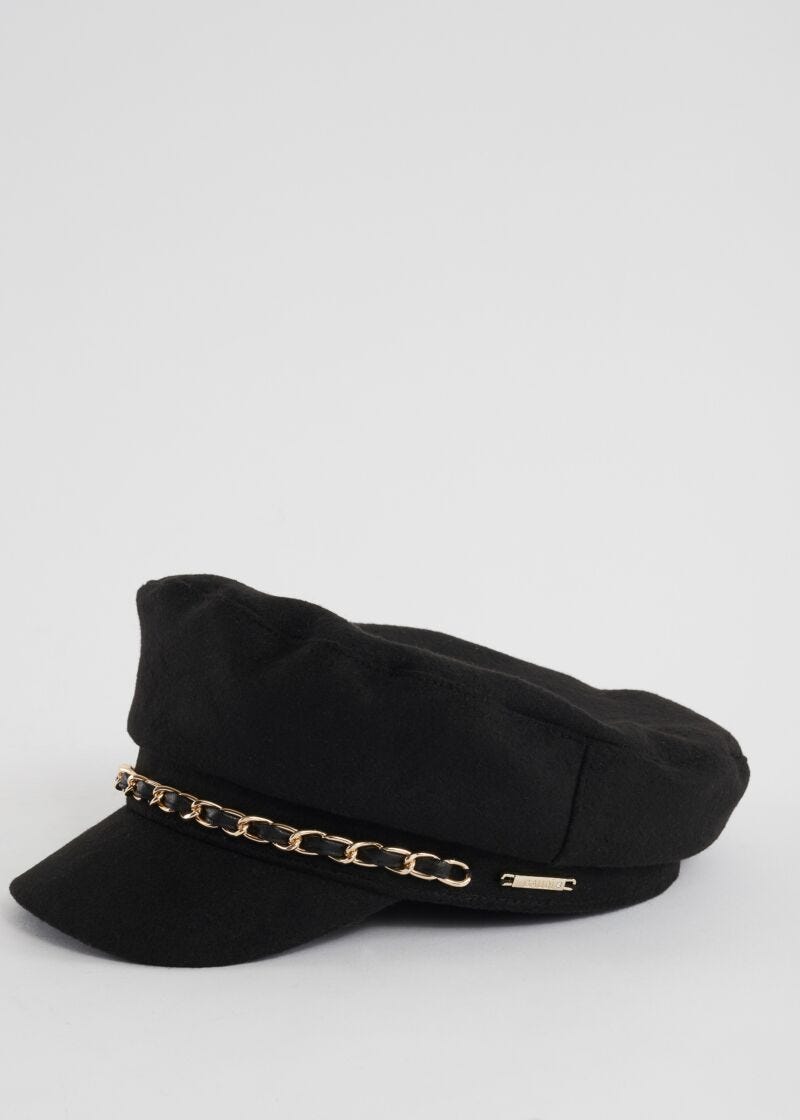Hat with chain