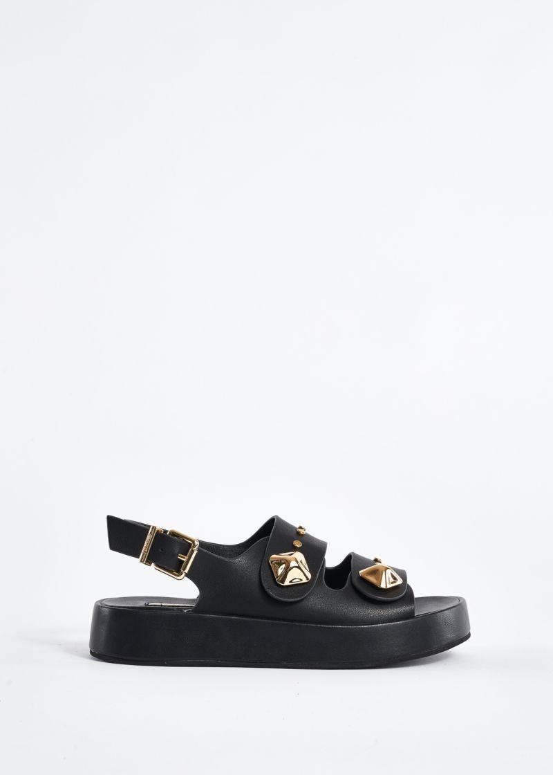 Leather sandals with studs