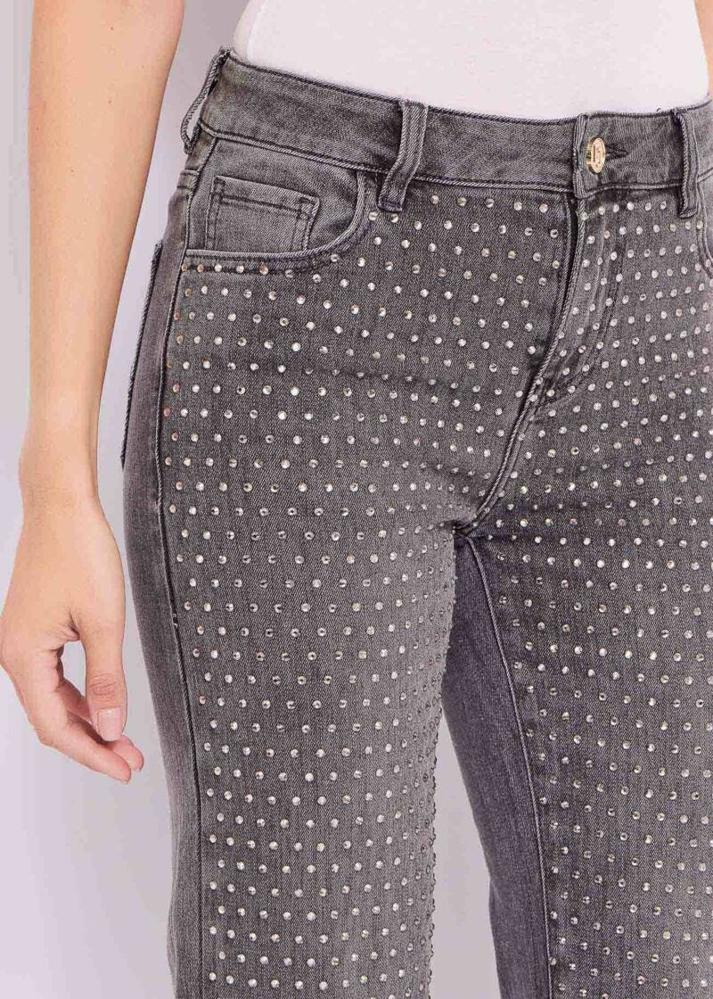 Straight jeans with rhinestones