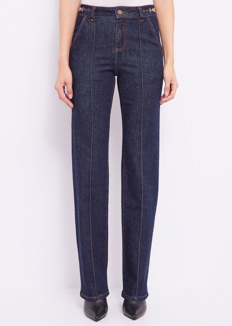 Straight jeans with crease