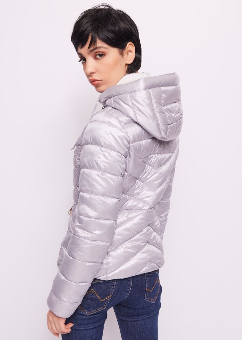 Piumino corto in nylon lucido