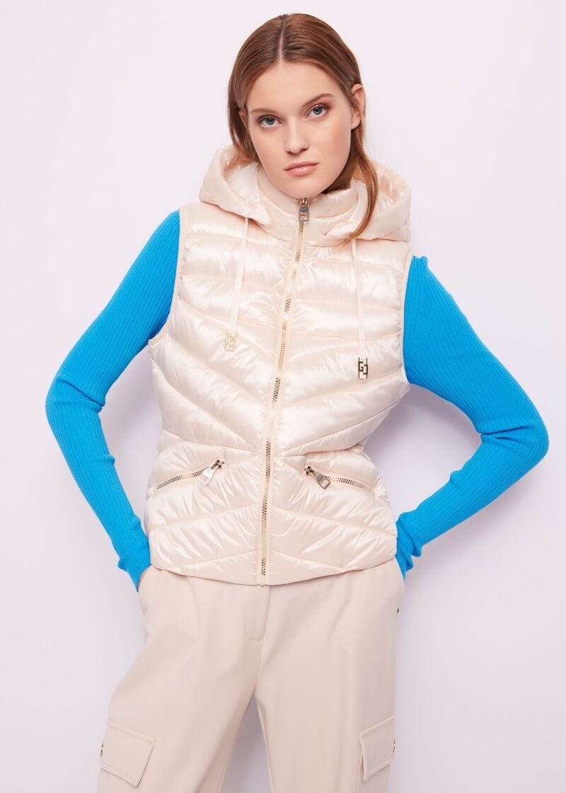 Padded gilet in shiny nylon