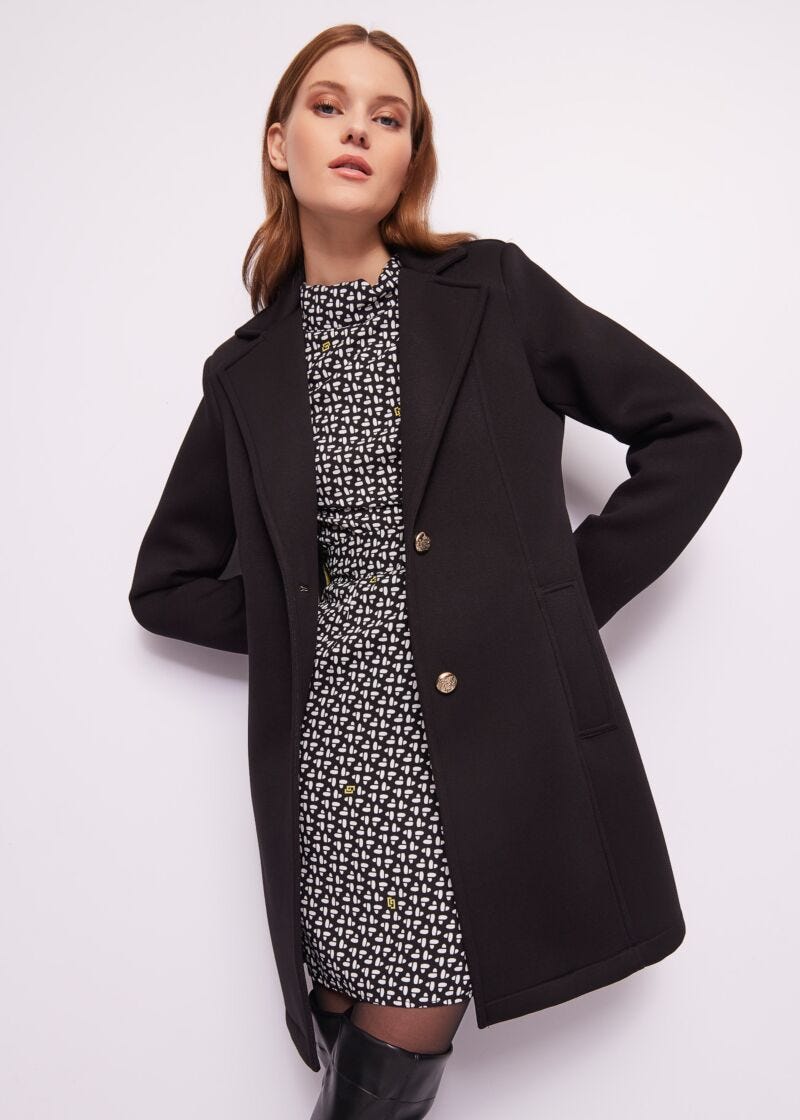 Cappotto nero in scuba