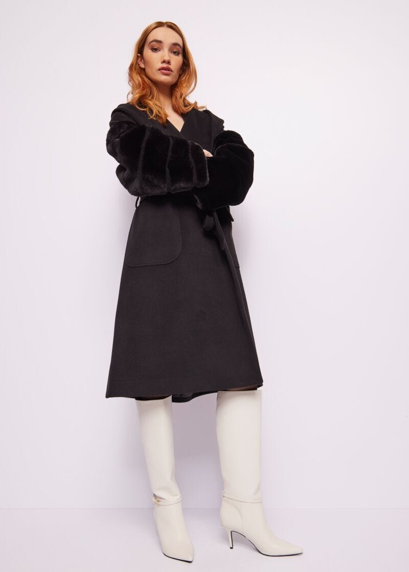 Manteau en drap avec fourrure synthétique