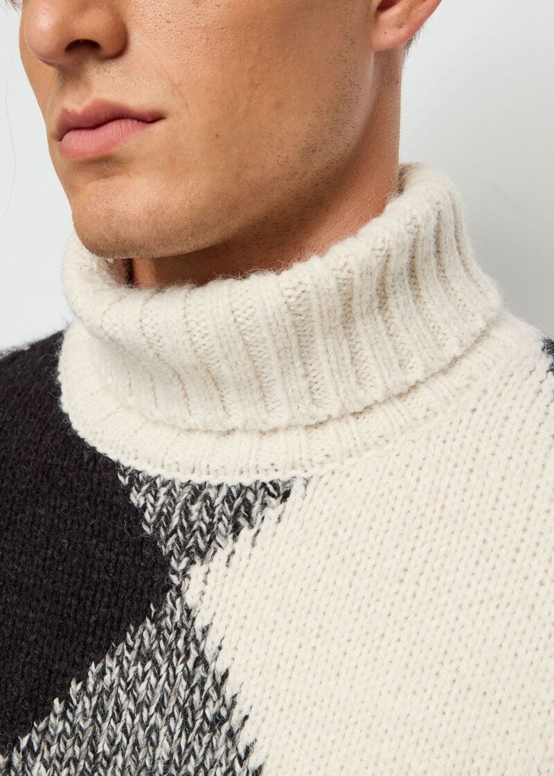 Turtle neck jumper in wool blend