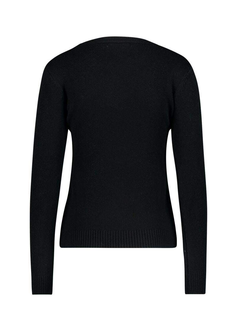 Long-sleeved neckline shirt