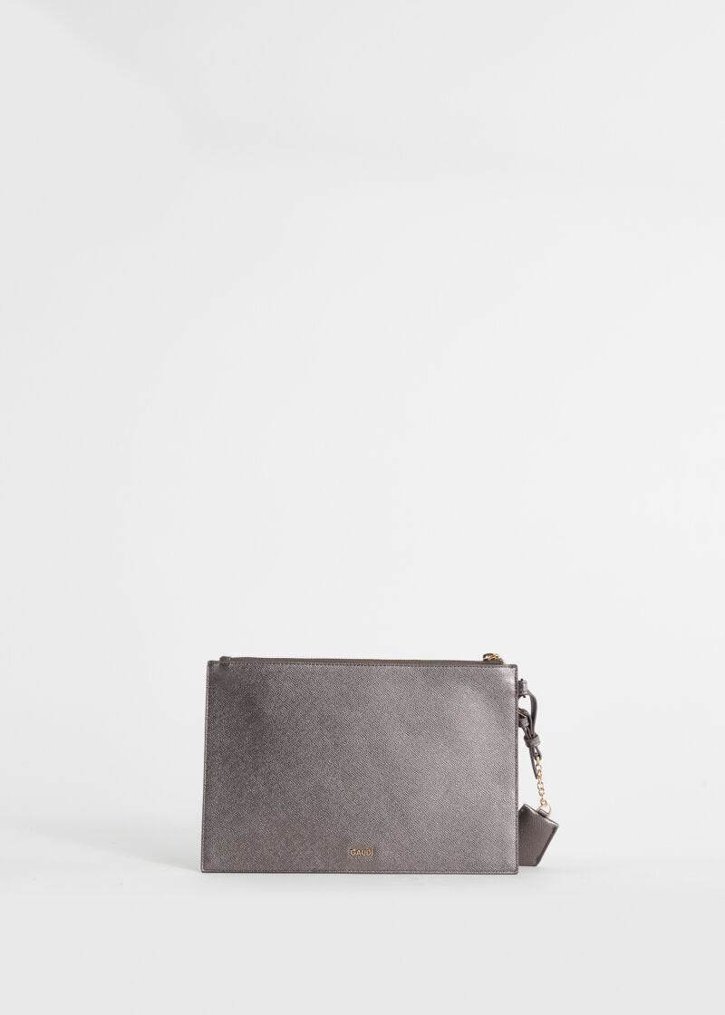 Cartera de mano laminada con colgante