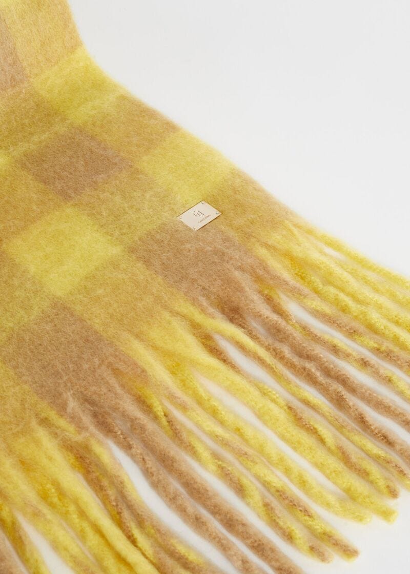 Écharpe à carreaux jaune