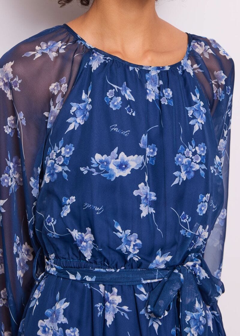 Abito da donna con stampa e cintura