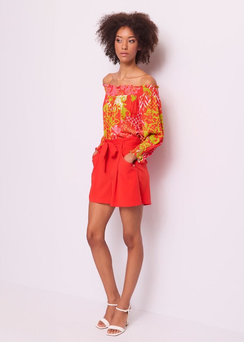 Shorts da donna rosso con pinces