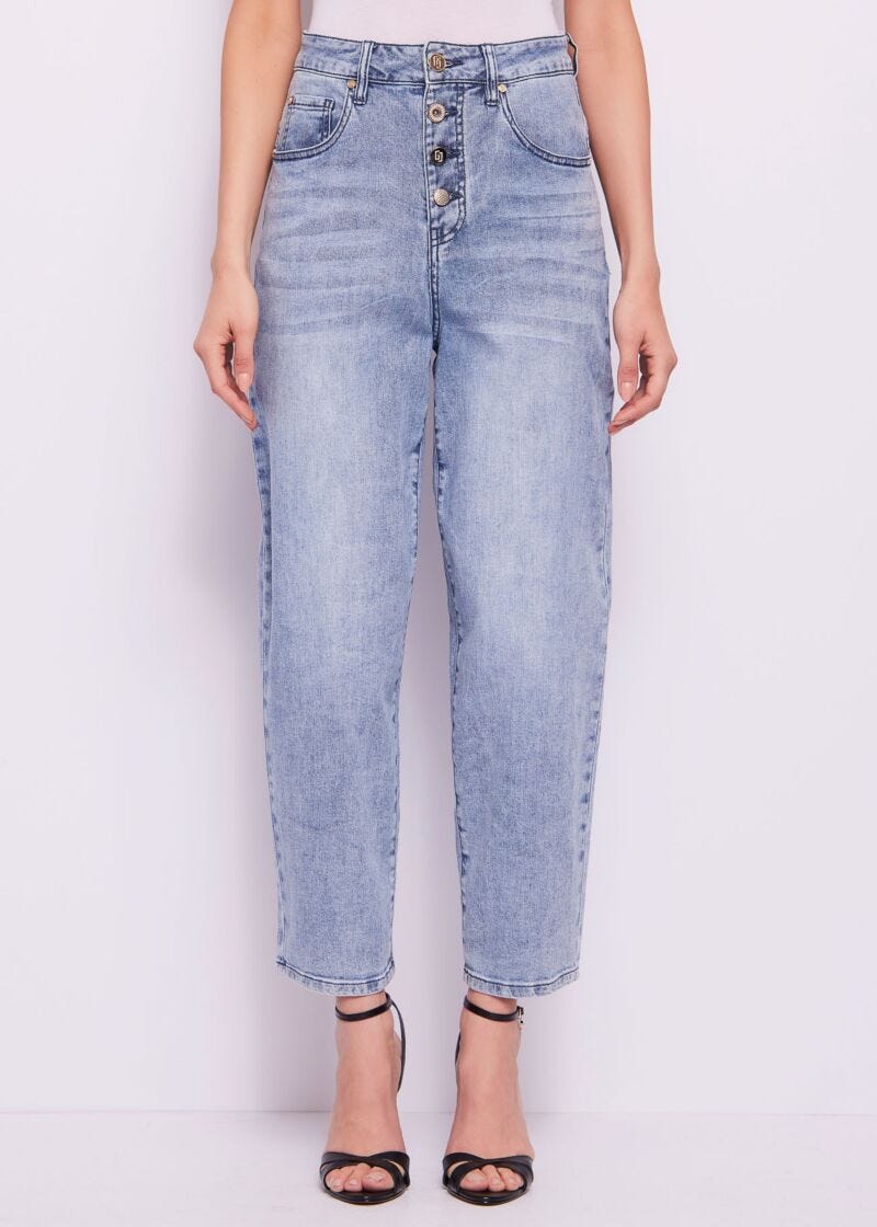Women's carrot-fit jeans