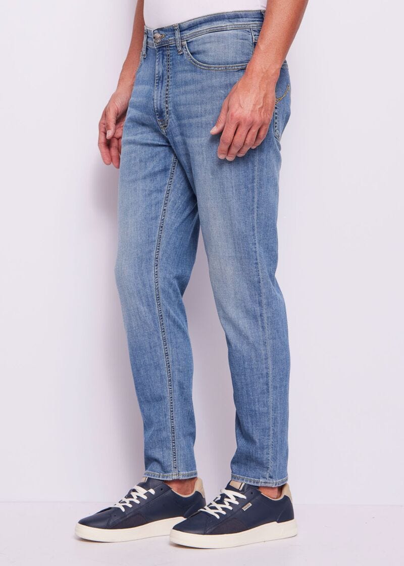 Jean tapered en coton effet usé pour homme