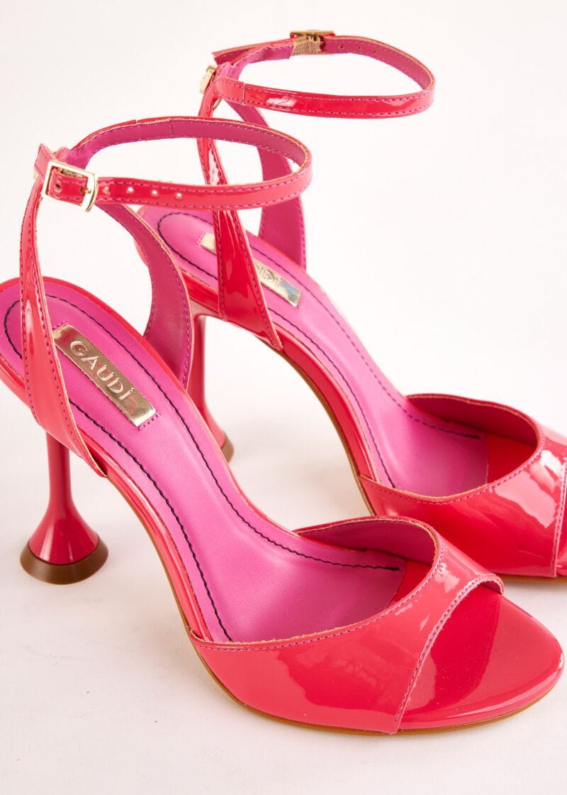 Fuchsia patent leather sandals