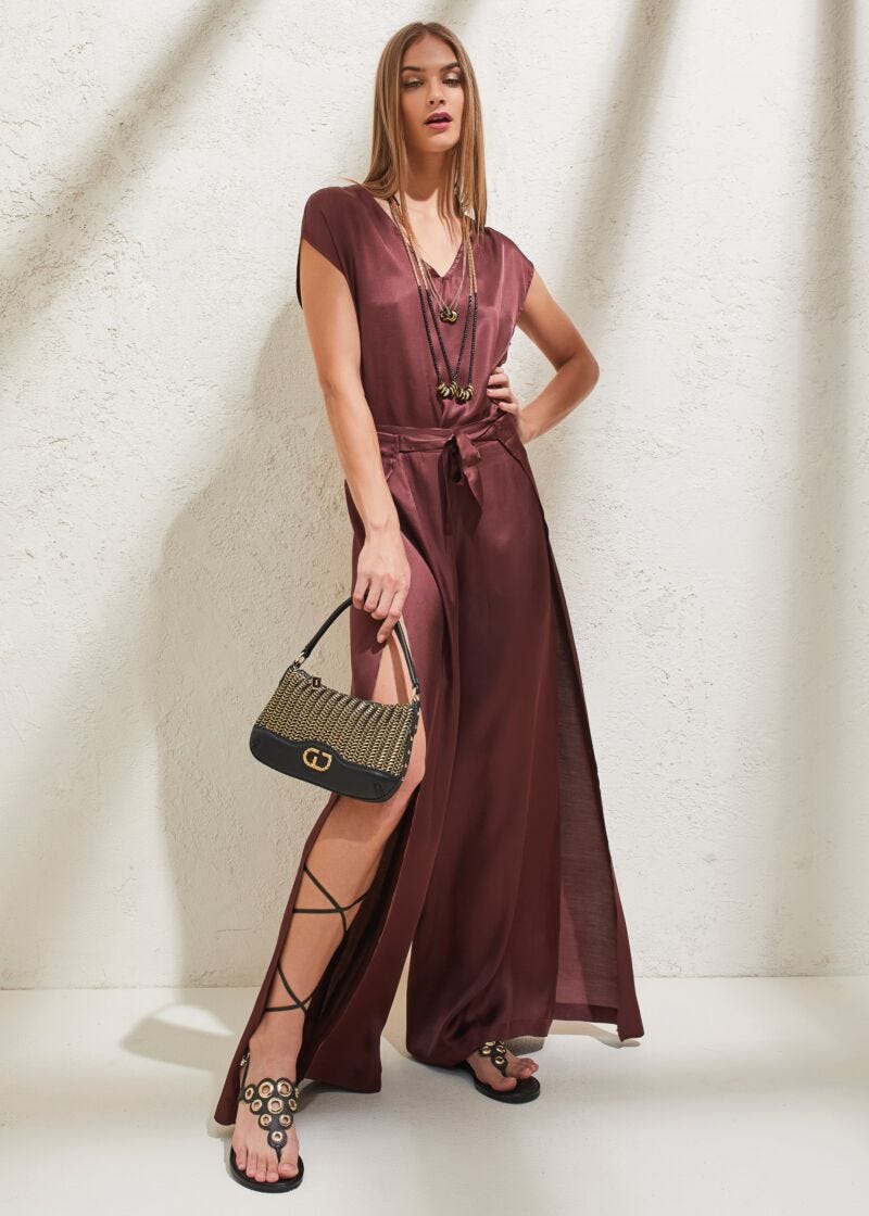 Blusa da donna marrone con scollo a V